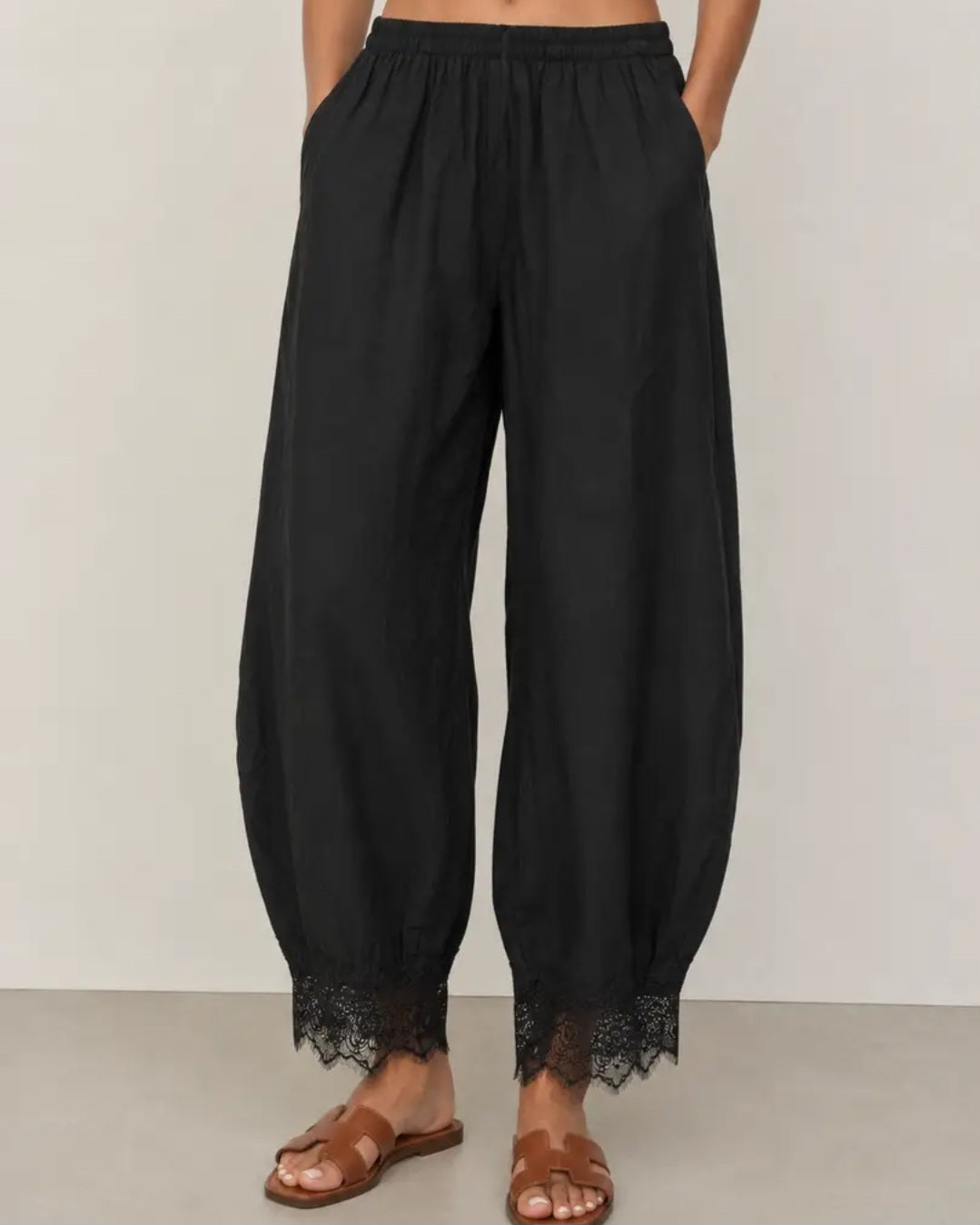 Woven Barrel Pants w/ Lace Detail