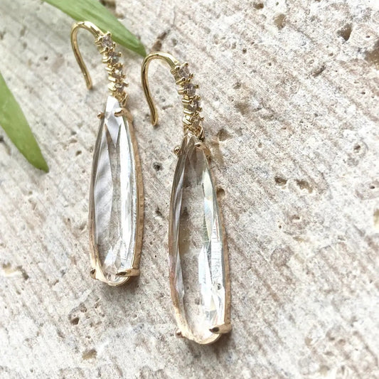 Teardrop w/ Clear Crystal