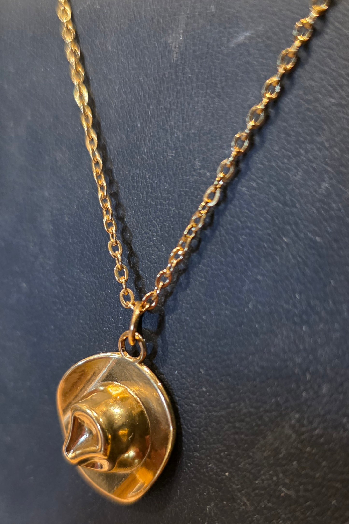 18K Gold Pvd Stainless Steel Cowboy Hat Charm Necklace