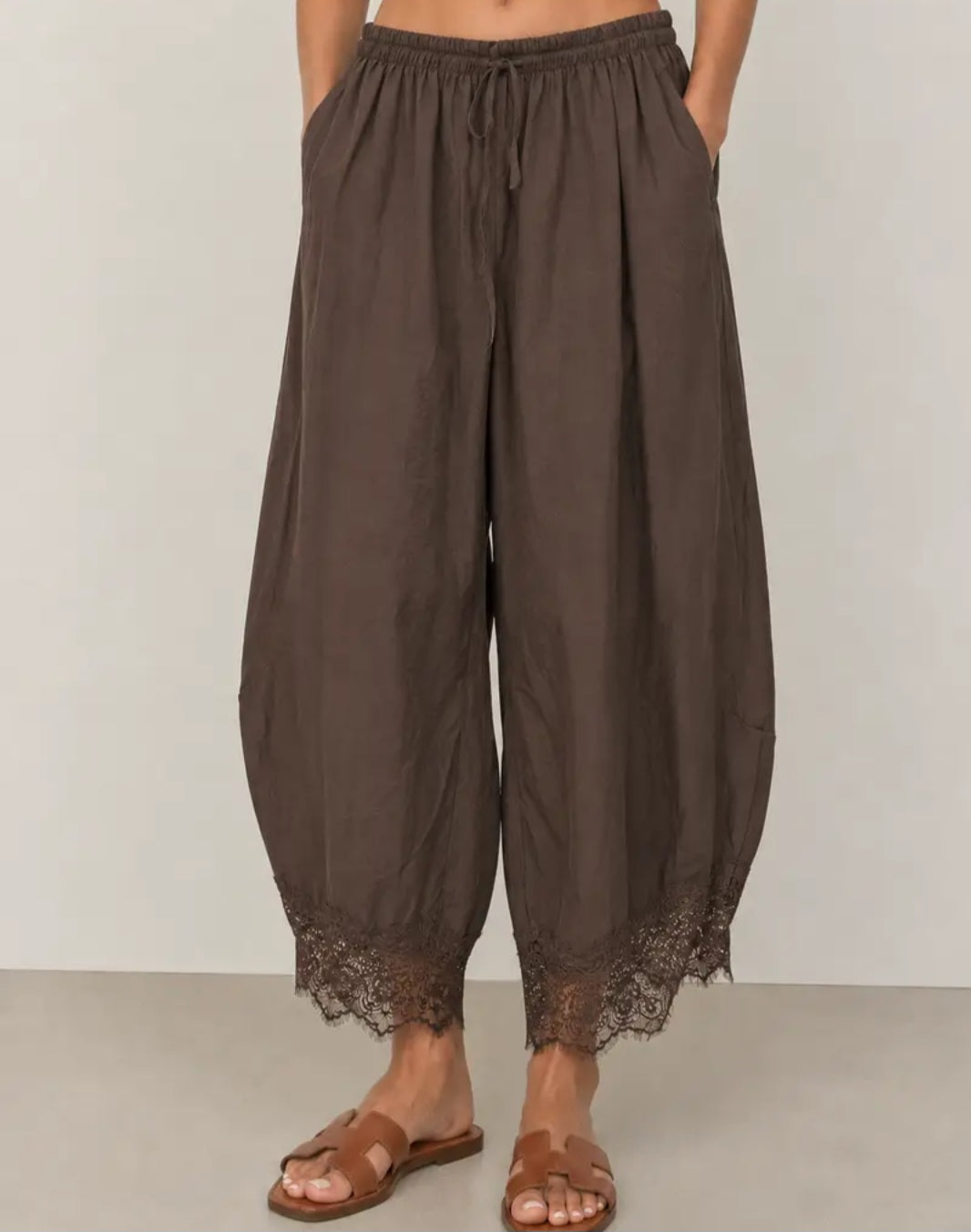 Woven Barrel Pants w/ Lace Detail