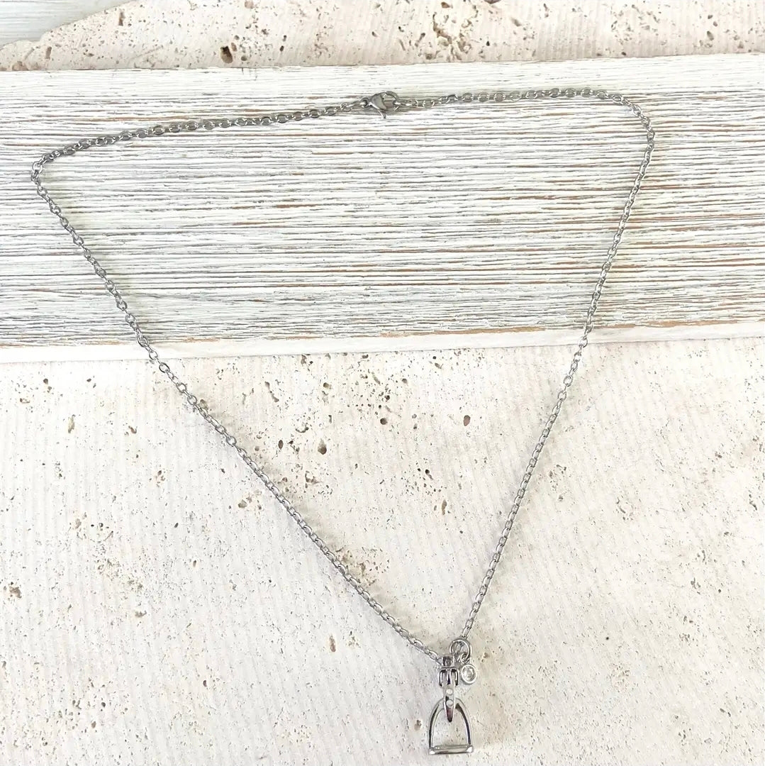 Horse Stirrup Necklace Gold/Silver