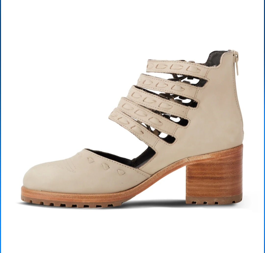 LANE BOOTS
WESTANGO HEEL